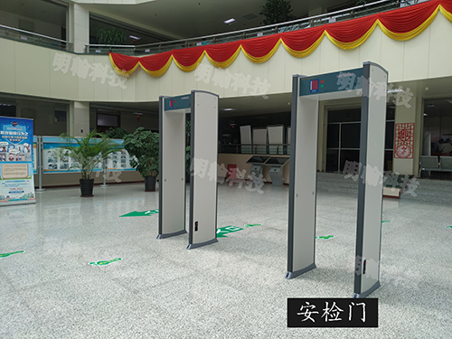安檢測(cè)溫門